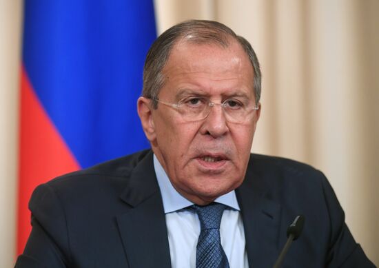 Foreign Minister Sergei Lavrov meets with Chinese counterpart Wang Yi