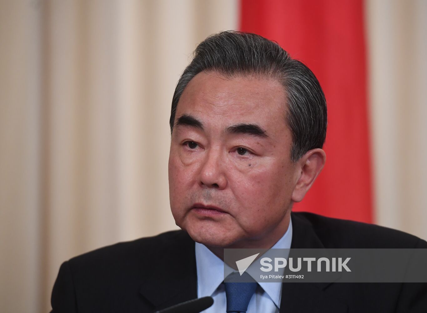 Foreign Minister Sergei Lavrov meets with Chinese counterpart Wang Yi