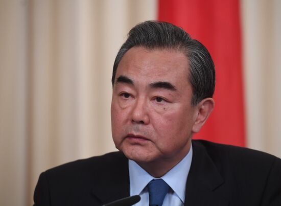 Foreign Minister Sergei Lavrov meets with Chinese counterpart Wang Yi