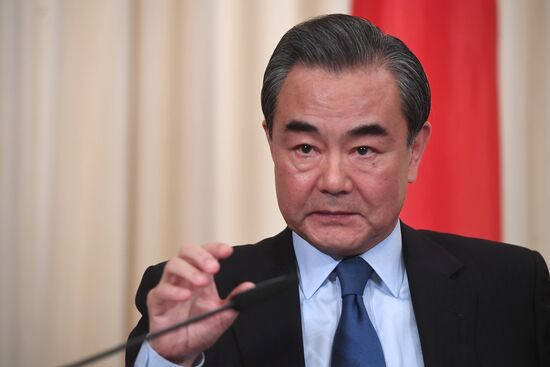 Foreign Minister Sergei Lavrov meets with Chinese counterpart Wang Yi