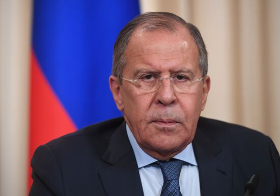 Foreign Minister Sergei Lavrov meets with Chinese counterpart Wang Yi
