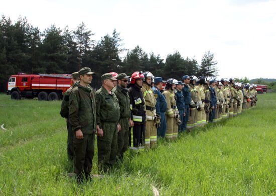 Emergencies Ministry holds drill in Donetsk region