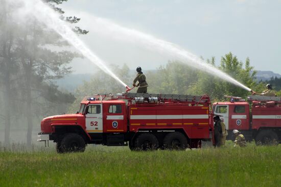 Emergencies Ministry holds drill in Donetsk region
