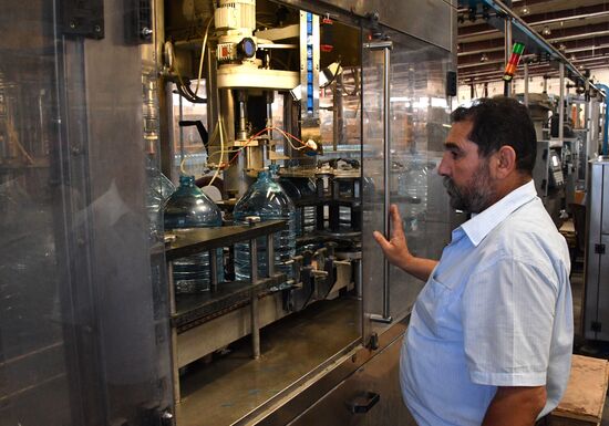 Mineral water production in Damascus suburb