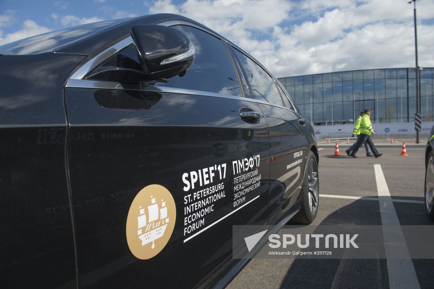 Drivers practice arrival at SPIEF 2017