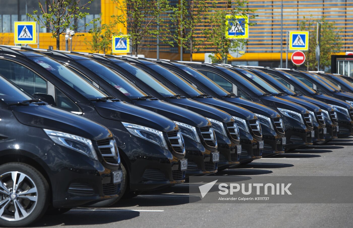 Drivers practice arrival at SPIEF 2017