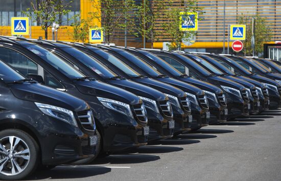 Drivers practice arrival at SPIEF 2017