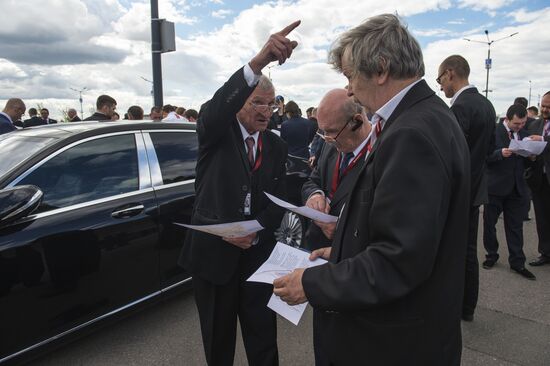 Drivers practice arrival at SPIEF 2017