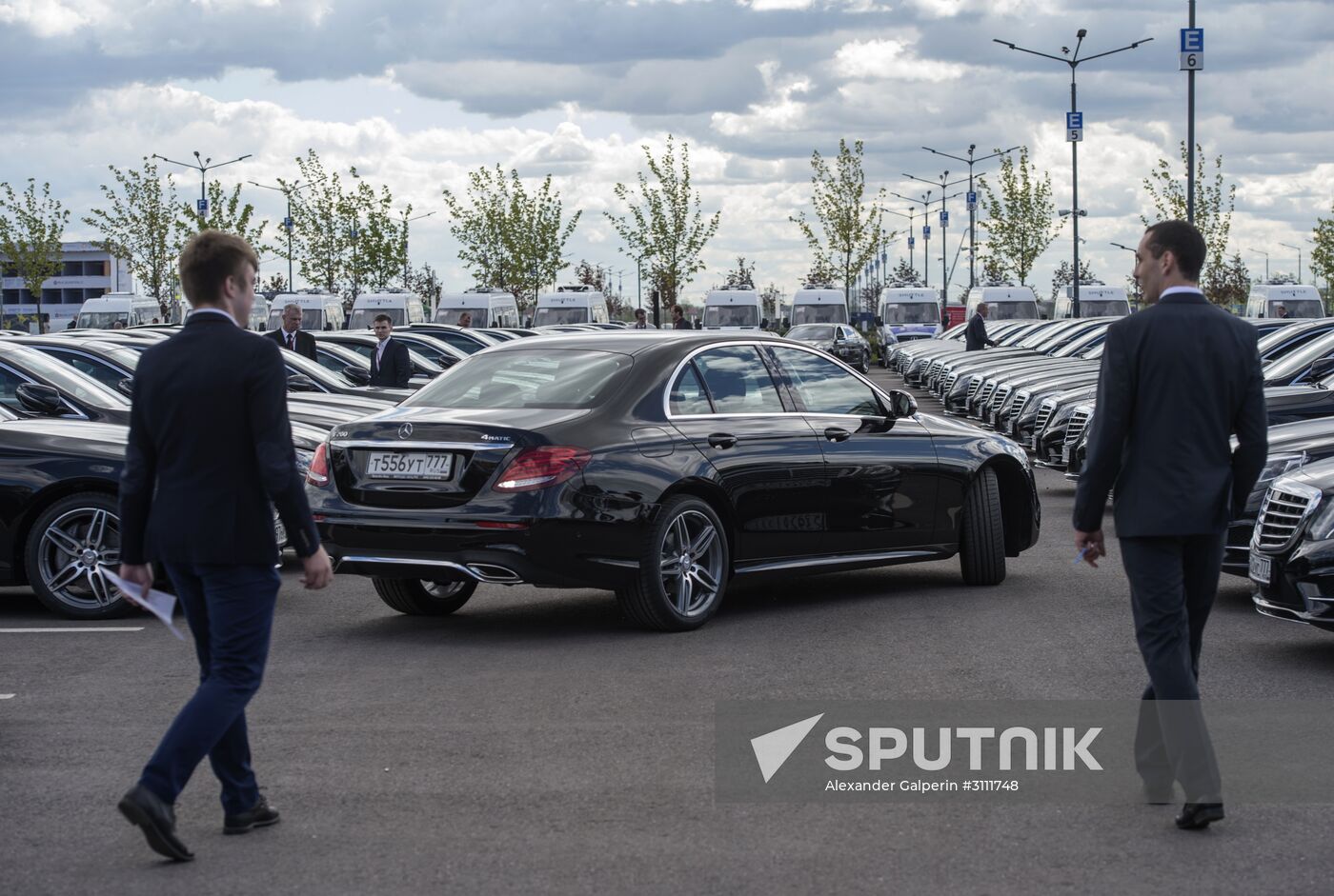 Drivers practice arrival at SPIEF 2017