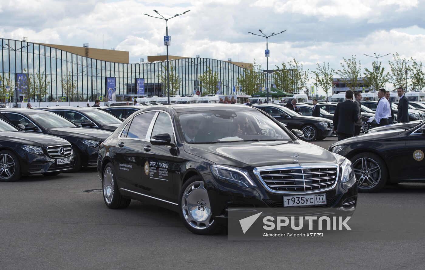 Drivers practice arrival at SPIEF 2017