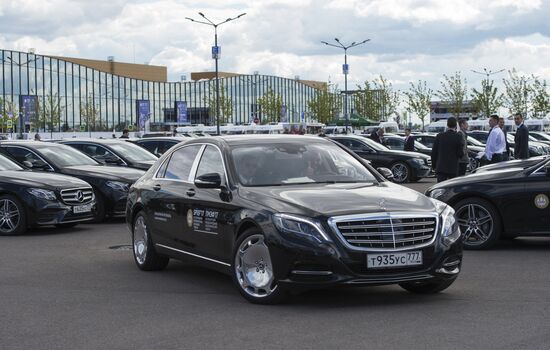 Drivers practice arrival at SPIEF 2017