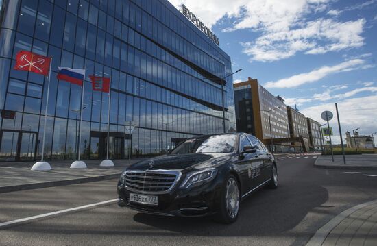 Drivers practice arrival at SPIEF 2017