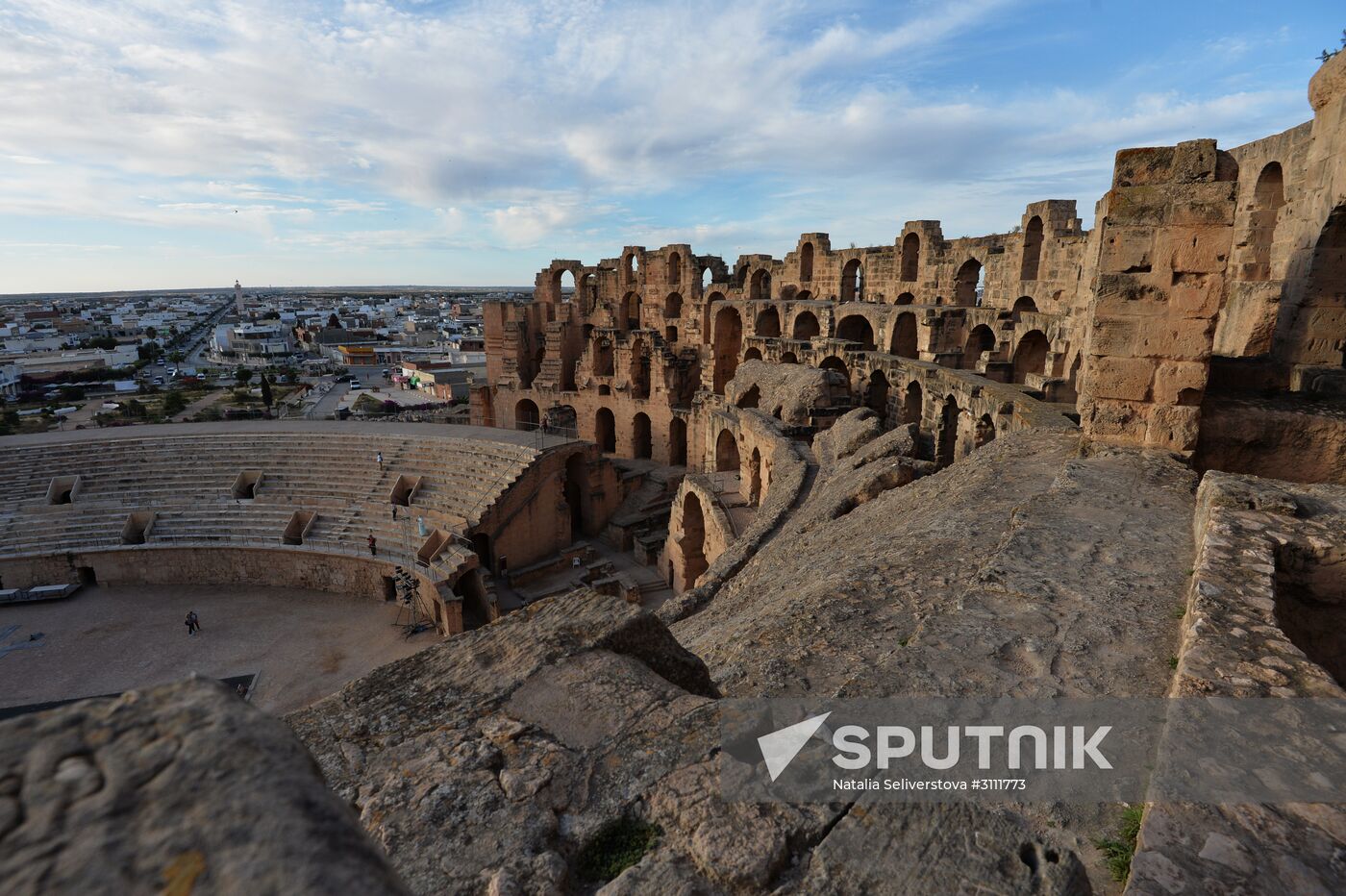Cities of the world. El Djem