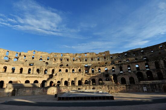 Cities of the world. El Djem