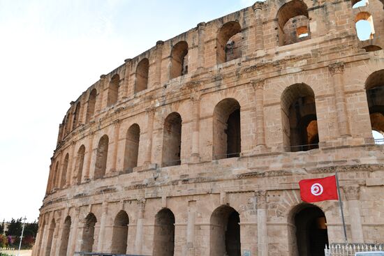 Cities of the world. El Djem