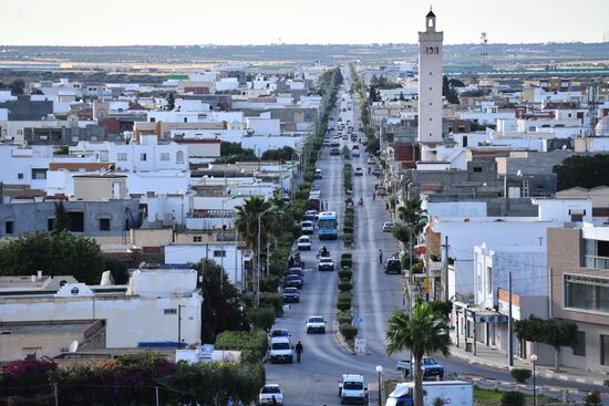 Cities of the world. El Djem