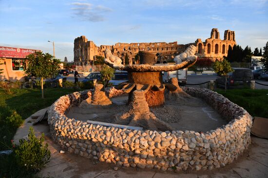 Cities of the world. El Djem