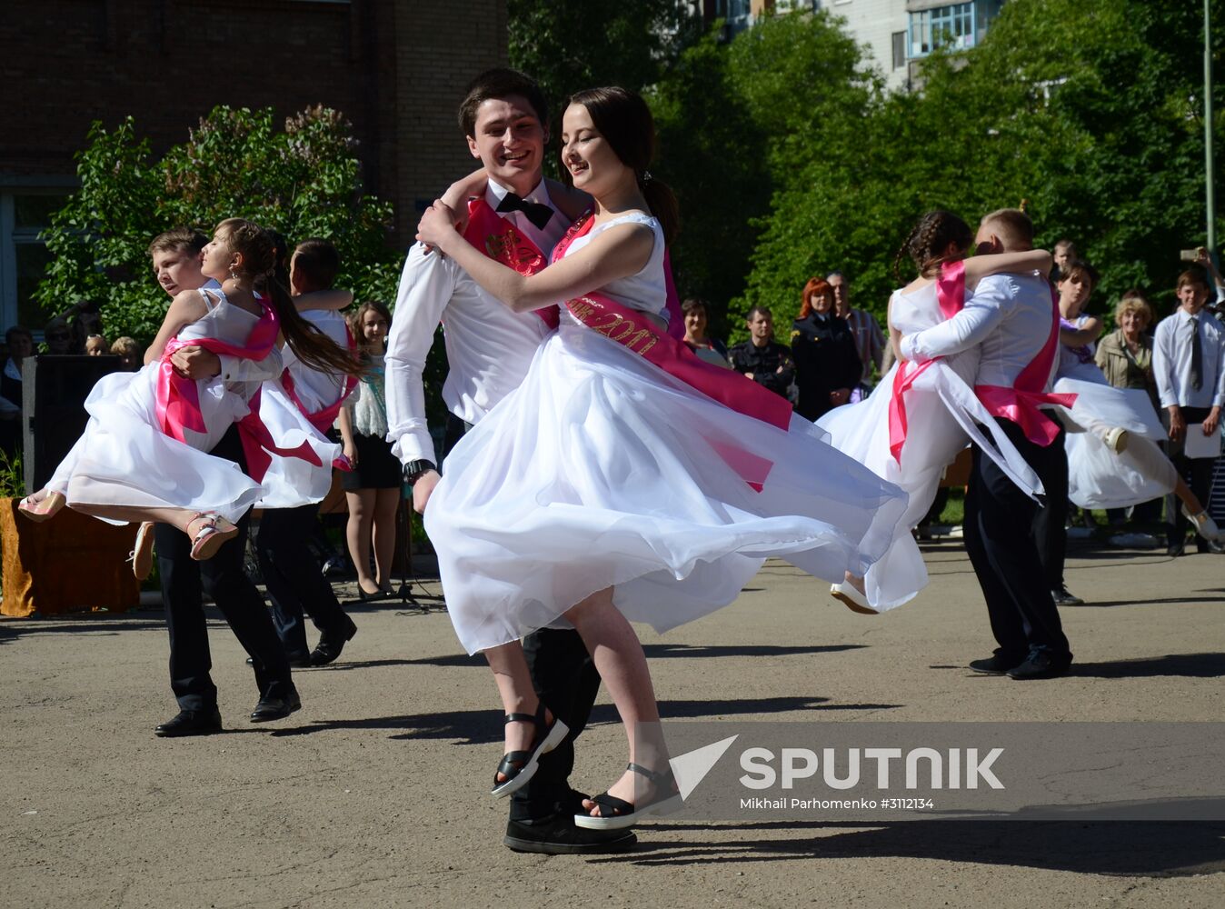 Last Bell celebrations in Donetsk