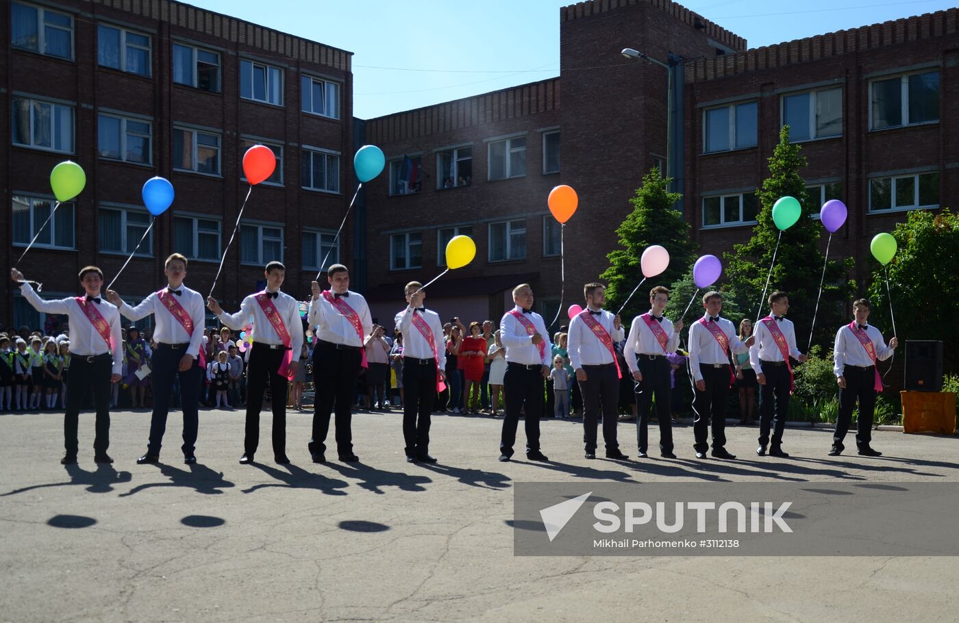 Farewell Bell celebrations in Donetsk