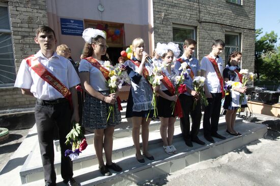 Last Bell celebrations in Donetsk