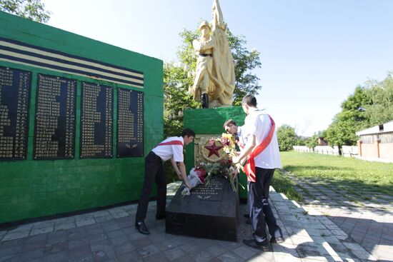 Last Bell celebrations in Donetsk