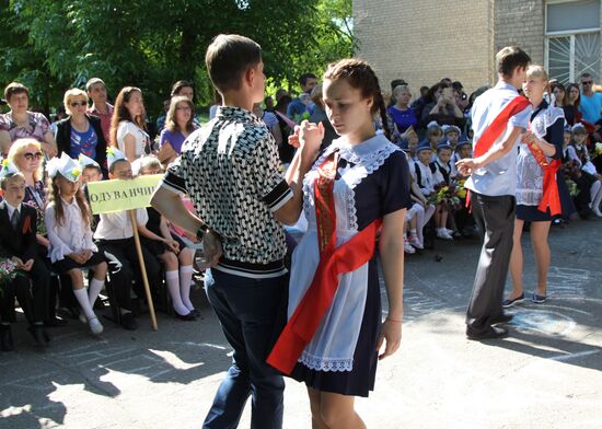 Last Bell celebrations in Donetsk