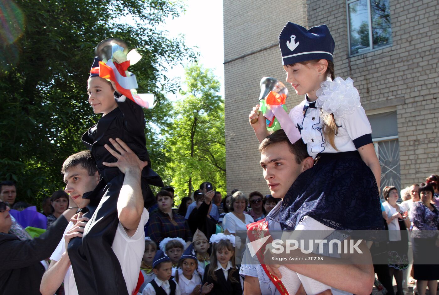 Last Bell celebrations in Donetsk