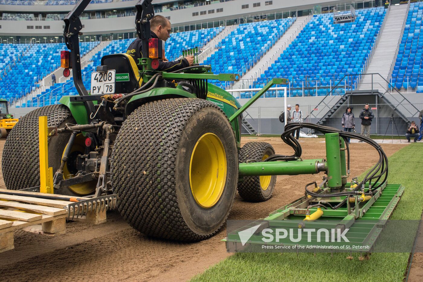 Returfing starts at St.Petersburg Arena
