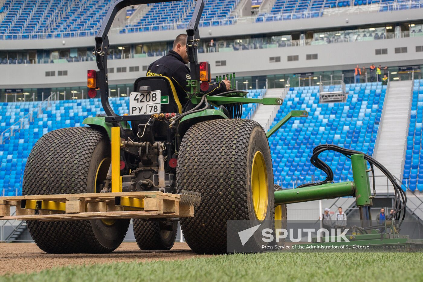Returfing starts at St.Petersburg Arena