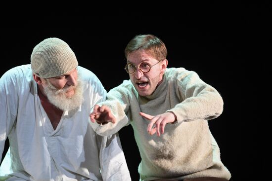 Final rehearsal of Chudiki (Rum Devils)