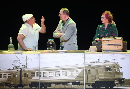 Final rehearsal of Chudiki (Rum Devils)