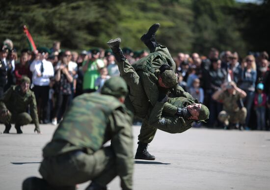 Celebrating 99th anniversary of Russian Security Service's border guard service in Crimea