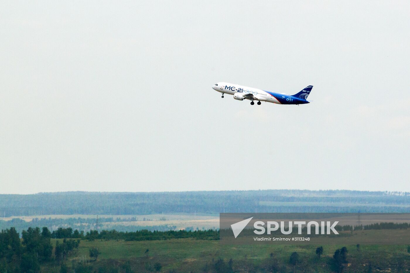 Russian MC21 passenger jet makes maiden flight