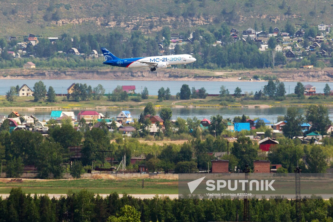 Russian MS-21 passenger jet makes maiden flight