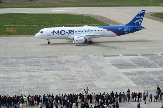 Russian MC21 passenger jet makes maiden flight