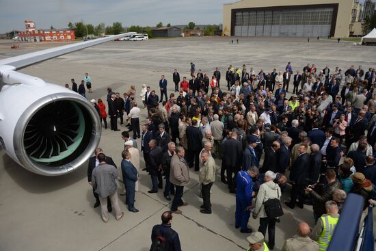 Russian MC21 passenger jet makes maiden flight