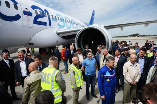 Russian MC21 passenger jet makes maiden flight