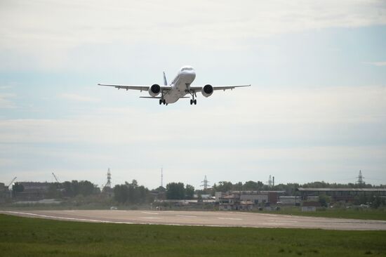 Russian MC21 passenger jet makes maiden flight