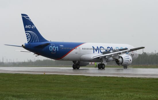 Russian MC21 passenger jet makes maiden flight