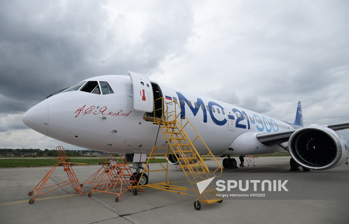 Russian MC21 passenger jet makes maiden flight