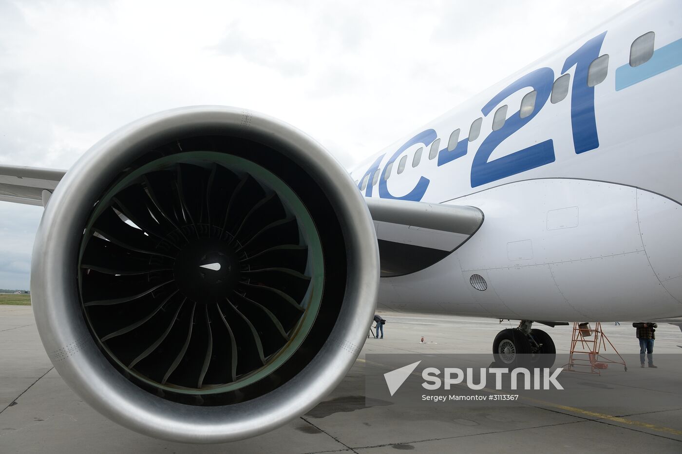 Russian MC21 passenger jet makes maiden flight