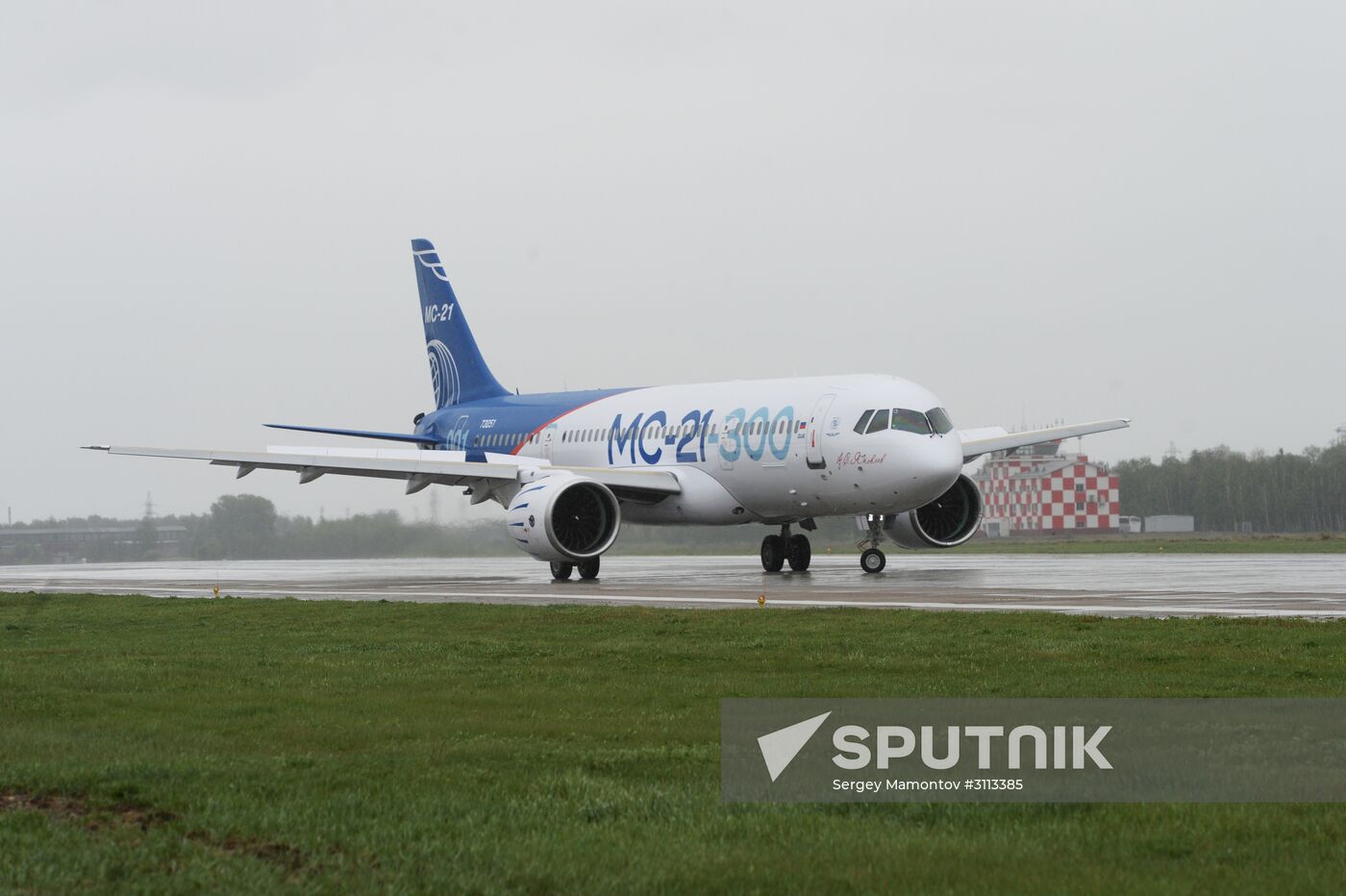 Russian MS-21 passenger jet makes maiden flight