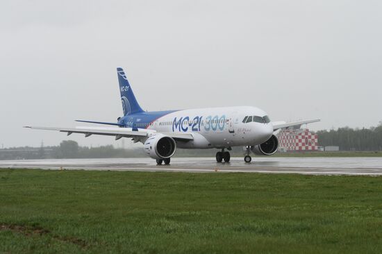 Russian MS-21 passenger jet makes maiden flight