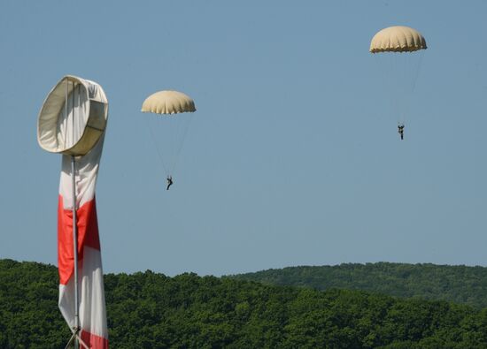 Ussurisk Suvorov military school cadets airdropped
