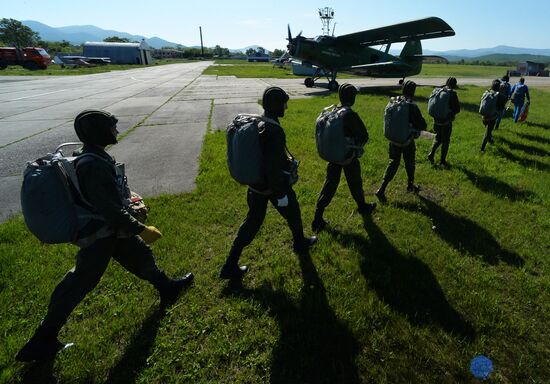 Ussurisk Suvorov military school cadets airdropped