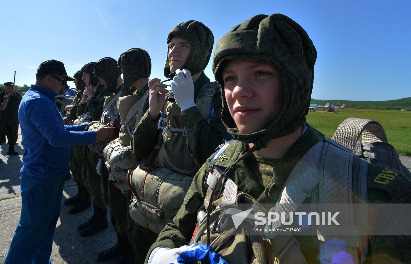 Ussurisk Suvorov military school cadets airdropped