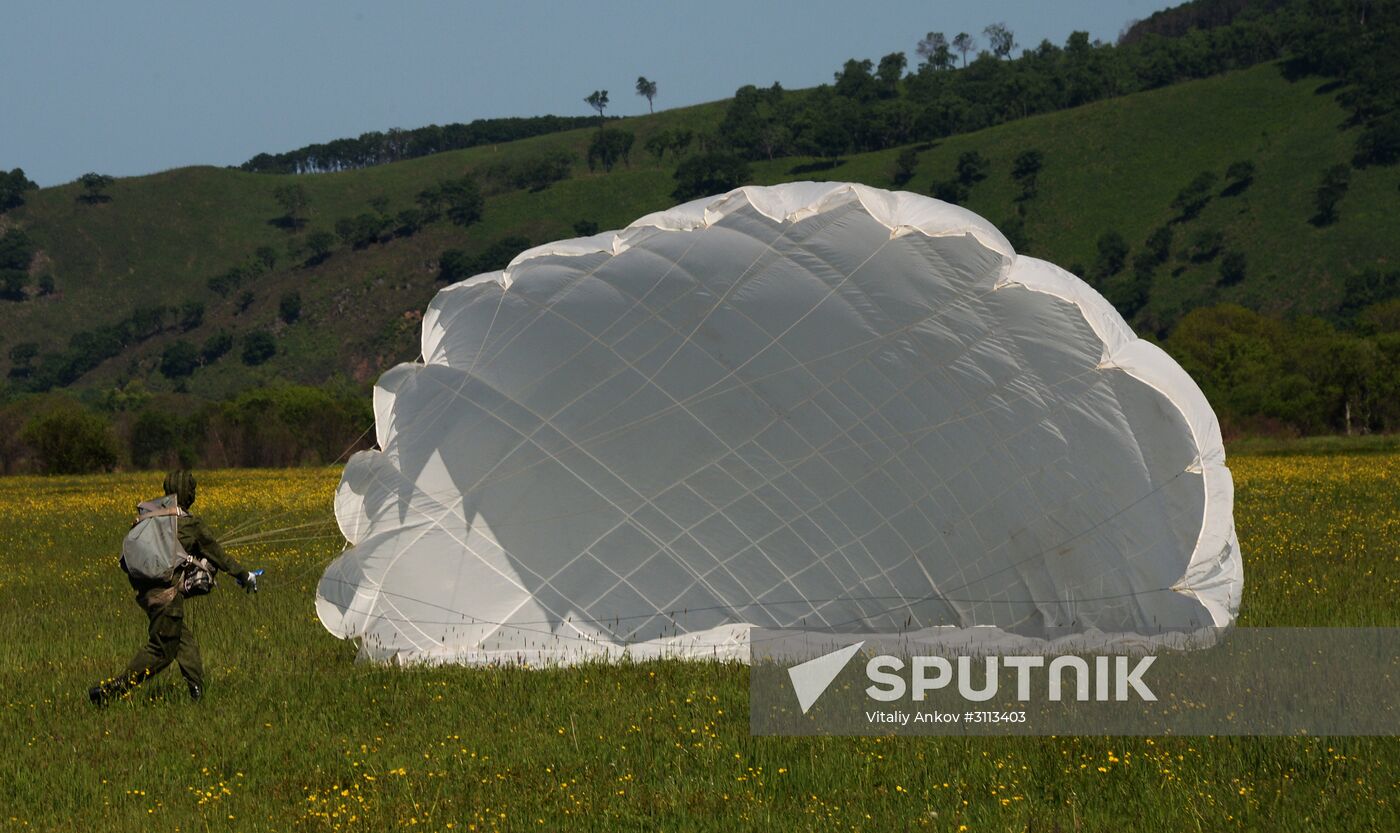 Ussurisk Suvorov military school cadets airdropped