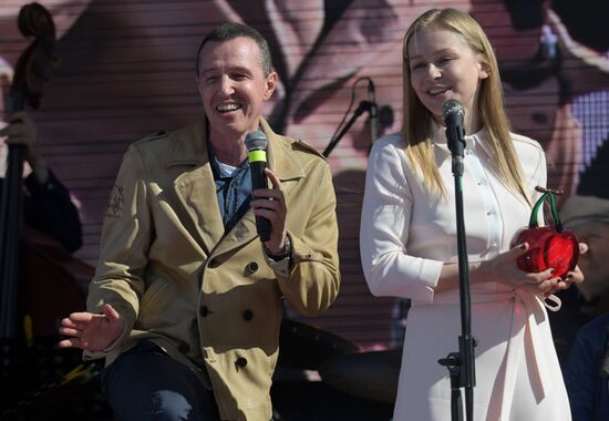 Tree planting effort and Oleg Yankovsky Creative Discovery Awards