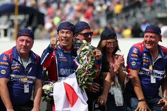 Auto sport. Indianapolis 500