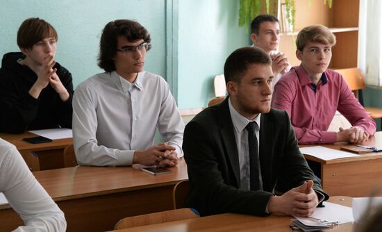 Russian schoolchildren take Unified State Exam
